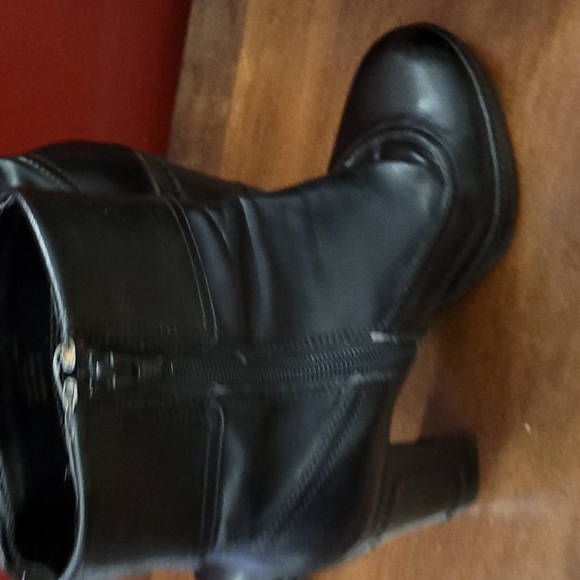 NWT Aerosoles Leather High Heel Black Dress Boot 5.5 NEW - Picture 2 of 7